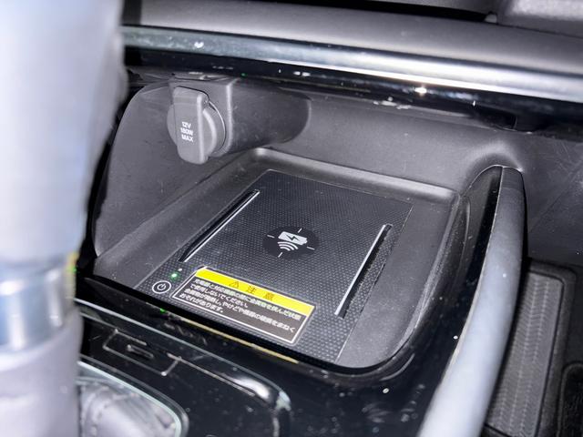 ヴェゼル ｅ：ＨＥＶＺ　純正メモリーナビ　地デジチューナー　ミュージックラック　Ｂｌｕｅｔｏｏｔｈ対応　ワイヤレス充電器　バックモニター　電動リアゲート　純正ドライブレコーダー（26枚目）