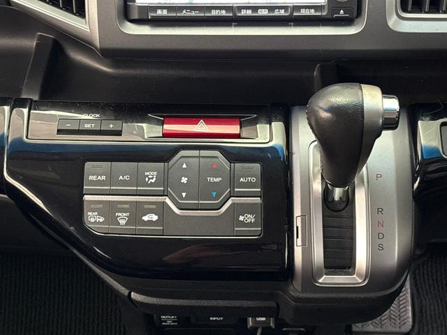 ステップワゴンスパーダ Zクールスピリットインターナビ セレクション 純正HDDナビ ミュージックラック バックモニター 左右電動スライドドア ETC オートクルーズコントロール パドルシフト 純正アルミホイール ディスチャージヘッドライト 8人乗り(23枚目)