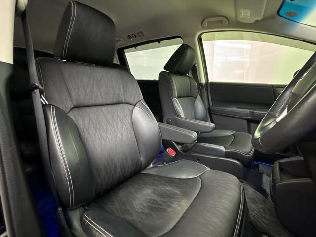 オデッセイハイブリッド ハイブリッドアブソルート・ホンダセンシンアドバンスP 純正メモリーナビ 地デジチューナー Bluetooth対応 マルチビューカメラシステム パーキングアシスト機能付き 左右電動スライドドア セカンドオットマン ETC 電動シート USB接続ジャック(19枚目)