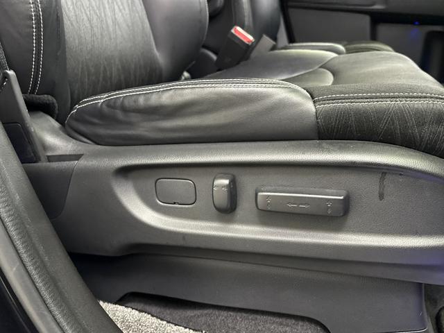 オデッセイハイブリッド ハイブリッドアブソルート・ホンダセンシンアドバンスP 純正メモリーナビ 地デジチューナー Bluetooth対応 マルチビューカメラシステム パーキングアシスト機能付き 左右電動スライドドア セカンドオットマン ETC 電動シート USB接続ジャック(20枚目)