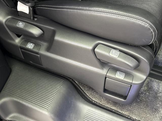 オデッセイハイブリッド ハイブリッドアブソルート・ホンダセンシンアドバンスP 純正メモリーナビ 地デジチューナー Bluetooth対応 マルチビューカメラシステム パーキングアシスト機能付き 左右電動スライドドア セカンドオットマン ETC 電動シート USB接続ジャック(22枚目)