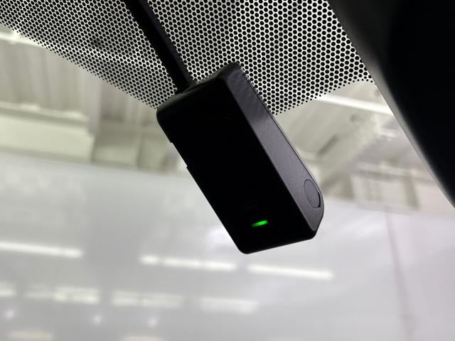 シエンタ ハイブリッドＧクエロ　衝突被害軽減システム　前後ドライブレコーダー　メモリーナビ　バックモニター　左右電動スライドドア　フロント左右シートヒーター　ＥＴＣ（16枚目）