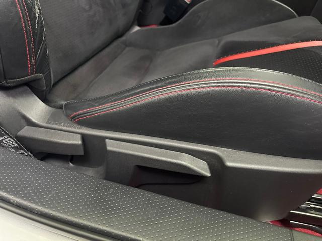 GR86 RZ 純正メモリーナビ 地デジチューナー Bluetooth対応 左右シートヒーター ドライブレコーダー ETC 純正アルミホイール パドルシフト付き(18枚目)