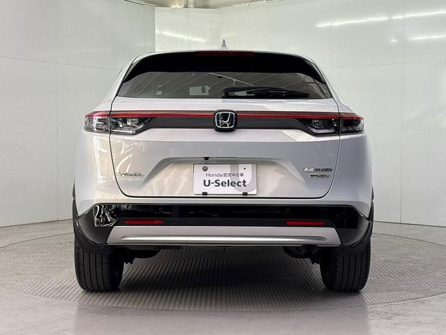 ヴェゼル ｅ：ＨＥＶ　Ｚ　ブラインドスポットインフォメーション　純正ドライブレコーダー　純正メモリーナビ　地デジチューナー　ミュージックラック　Ｂｌｕｅｔｏｏｔｈ対応　電動リアゲート　左右シートヒーター　純正アルミ　ＥＴＣ（7枚目）