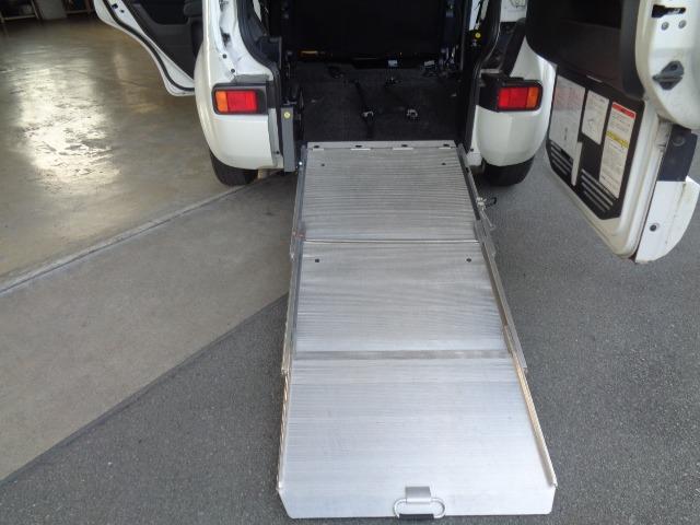 キューブ チェアキャブ　スロープ　車いす移動車（22枚目）