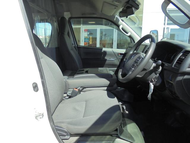 ハイエースバン ロングＤＸ　ＤＸロング　ハイルーフ　ＴＳＳ　メモリーナビ　ワンセグ　Ｂカメラ　ＥＴＣ（11枚目）