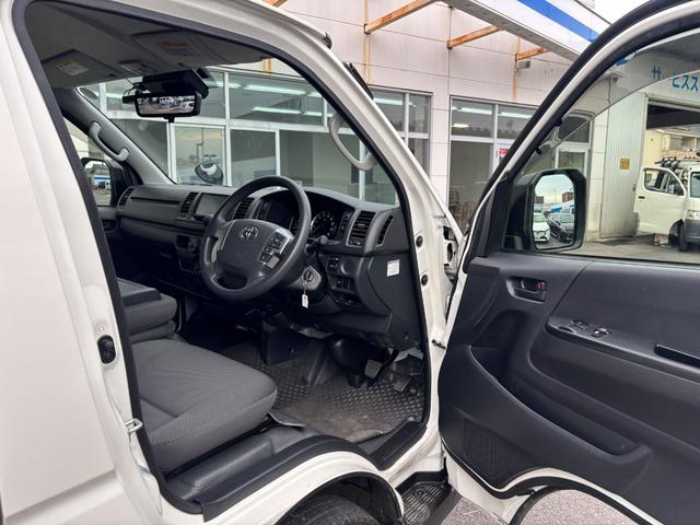 ハイエースバン 　リフト付バン２．０ロング　ＴＳＳ　パノラミックモニター　デジタルミラー　メモリーナビ　ＥＴＣ（10枚目）