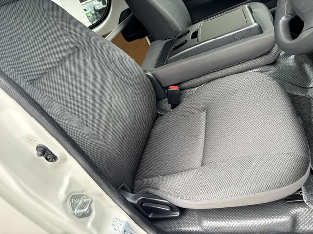 ハイエースバン 　リフト付バン２．０ロング　ＴＳＳ　パノラミックモニター　デジタルミラー　メモリーナビ　ＥＴＣ（12枚目）