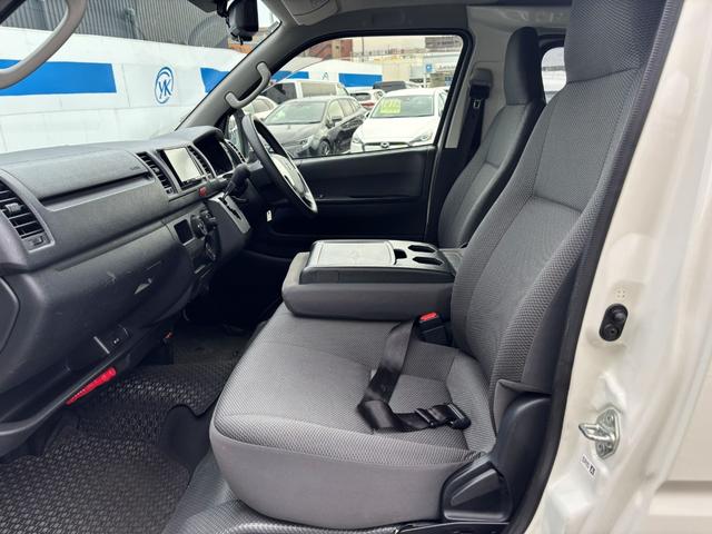 ハイエースバン 　リフト付バン２．０ロング　ＴＳＳ　パノラミックモニター　デジタルミラー　メモリーナビ　ＥＴＣ（17枚目）