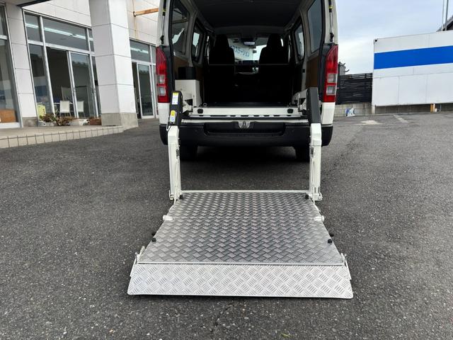 ハイエースバン 　リフト付バン２．０ロング　ＴＳＳ　パノラミックモニター　デジタルミラー　メモリーナビ　ＥＴＣ（26枚目）