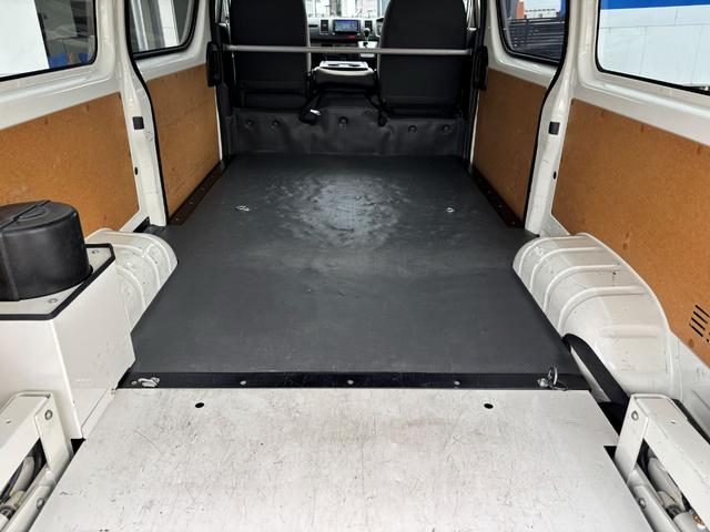 ハイエースバン 　リフト付バン２．０ロング　ＴＳＳ　パノラミックモニター　デジタルミラー　メモリーナビ　ＥＴＣ（27枚目）