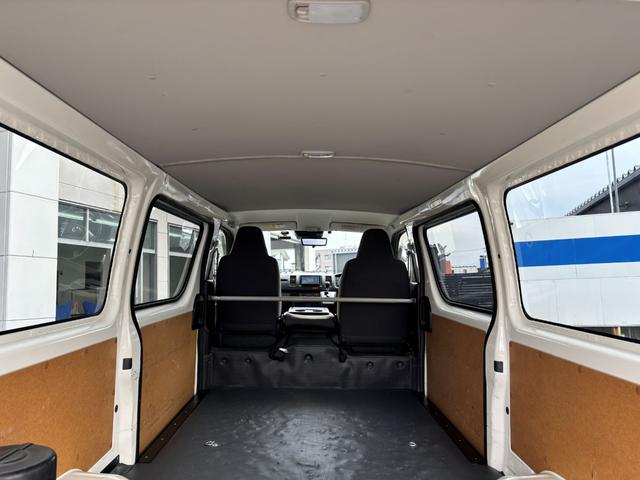 ハイエースバン 　リフト付バン２．０ロング　ＴＳＳ　パノラミックモニター　デジタルミラー　メモリーナビ　ＥＴＣ（28枚目）