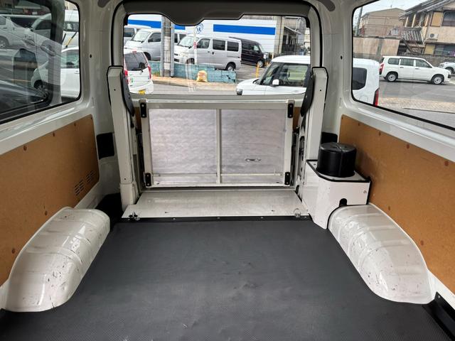 ハイエースバン 　リフト付バン２．０ロング　ＴＳＳ　パノラミックモニター　デジタルミラー　メモリーナビ　ＥＴＣ（32枚目）