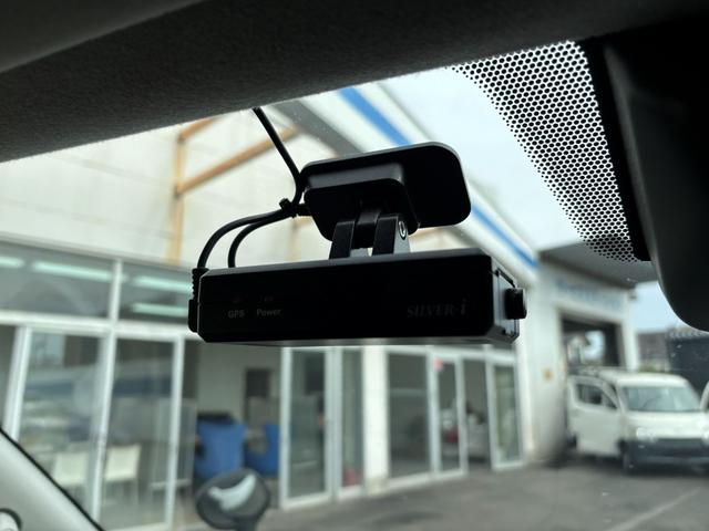 ハイエースバン 　リフト付バン２．０ロング　ＴＳＳ　パノラミックモニター　デジタルミラー　メモリーナビ　ＥＴＣ（53枚目）