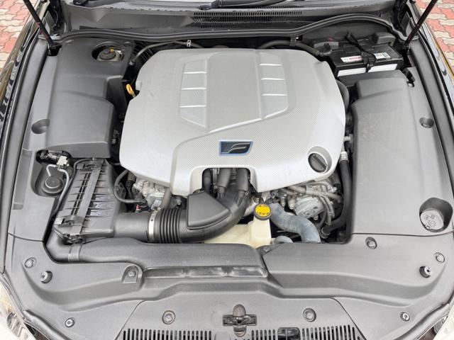 ＩＳ　Ｆ ベースグレード　Ｖ８　５．０Ｌ　４２３ＰＳ　純正ＨＤＤナビ　バックカメラ　クルーズコントロール　黒革シート　シートヒーター　メモリーシート　プレミアムサウンド　ＨＩＤヘッドランプ　純正１９インチアルミ　パドルシフト（19枚目）