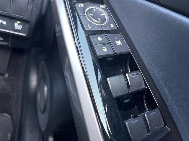 ＩＳ ＩＳ３００ｈ　ＢＳＭ　クリソナ　禁煙車　メーカーナビ　プレミアムサウンド　革巻きステアリング　純正１６インチＡＷ　パドルシフト　ハーフレザーシート　シートヒーター　パワーシート　クルコン　バックカメラ　ＥＴＣ（44枚目）