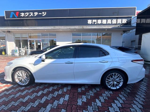 カムリ Ｇレザーパッケージ　パノラマムーンルーフ　ＢＳＭ　ＲＣＴＡ　イテリジェントクリソナ　禁煙車　１オーナー　黒革　シートヒーター　パワーシート　純正１８インチＡＷ　メーカーナビ　バックカメラ　セーフティセンスＰ　ＥＴＣ（23枚目）