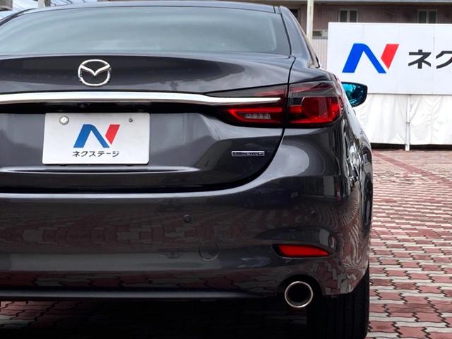 ＭＡＺＤＡ６セダン ２５Ｔ　ブラックトーンエディション　特別仕様　ガソリンターボ　ＢＯＳＥサウンド　禁煙車　赤革　シートヒーター　ブラックメッシュグリル　純正１９インチブラックメタリックＡＷ　マツダコネクトナビ　３６０度ビュー　ＡｐｐｌｅＣａｒＰｌａｙ（28枚目）