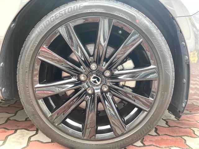 ＭＡＺＤＡ６セダン ２５Ｔ　ブラックトーンエディション　特別仕様　ガソリンターボ　ＢＯＳＥサウンド　禁煙車　赤革　シートヒーター　ブラックメッシュグリル　純正１９インチブラックメタリックＡＷ　マツダコネクトナビ　３６０度ビュー　ＡｐｐｌｅＣａｒＰｌａｙ（29枚目）