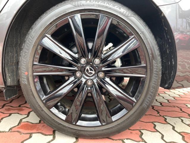 ＭＡＺＤＡ６セダン ２５Ｔ　ブラックトーンエディション　特別仕様　ガソリンターボ　ＢＯＳＥサウンド　禁煙車　赤革　シートヒーター　ブラックメッシュグリル　純正１９インチブラックメタリックＡＷ　マツダコネクトナビ　３６０度ビュー　ＡｐｐｌｅＣａｒＰｌａｙ（31枚目）
