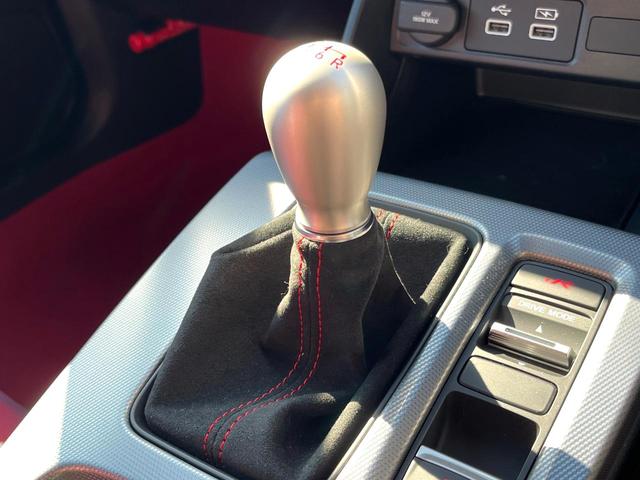 シビック タイプR 無限エアロ(F) 6MT ターボ 1オーナー 禁煙車 ホンダコネクト バックカメラ 純正19インチAW Bremboキャリパー フルLEDヘッド +Rモードスイッチ 大型リヤスポイラー ETC2.0(3枚目)