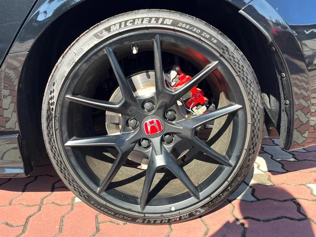 シビック タイプR 無限エアロ(F) 6MT ターボ 1オーナー 禁煙車 ホンダコネクト バックカメラ 純正19インチAW Bremboキャリパー フルLEDヘッド +Rモードスイッチ 大型リヤスポイラー ETC2.0(28枚目)