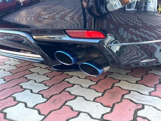 カムリ WS 後期 GRエアロ(F/S/R/リアスポ) BLITZマフラー BLITZ車高調 パノラミックビュー カラーHUD アクセサリーコンセント ロルフハルトゲ20インチAW 禁煙車 ディスプレイオーディオ(4枚目)