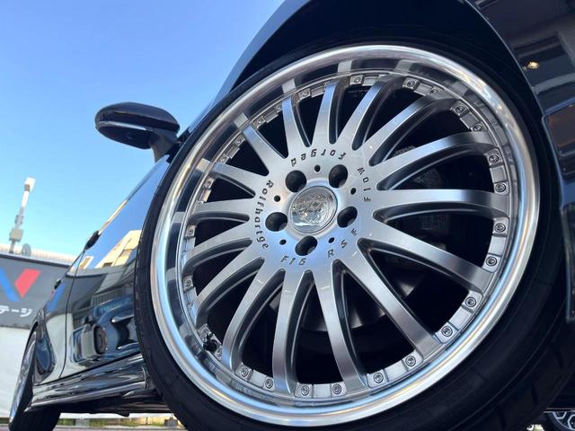 カムリ WS 後期 GRエアロ(F/S/R/リアスポ) BLITZマフラー BLITZ車高調 パノラミックビュー カラーHUD アクセサリーコンセント ロルフハルトゲ20インチAW 禁煙車 ディスプレイオーディオ(13枚目)