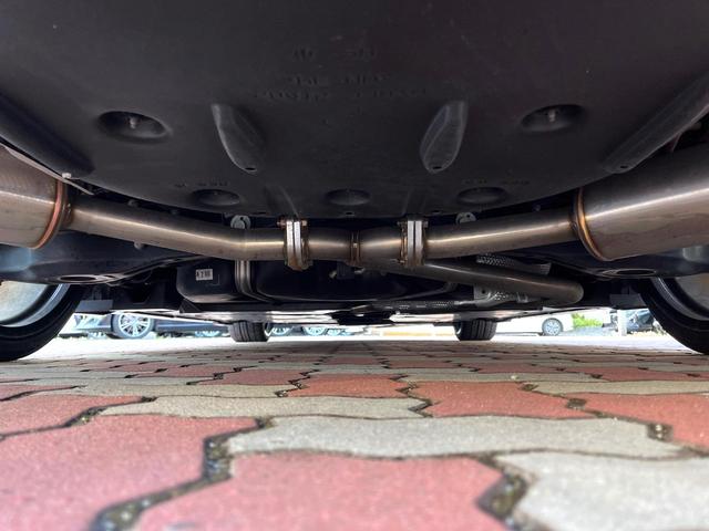 カムリ WS 後期 GRエアロ(F/S/R/リアスポ) BLITZマフラー BLITZ車高調 パノラミックビュー カラーHUD アクセサリーコンセント ロルフハルトゲ20インチAW 禁煙車 ディスプレイオーディオ(19枚目)