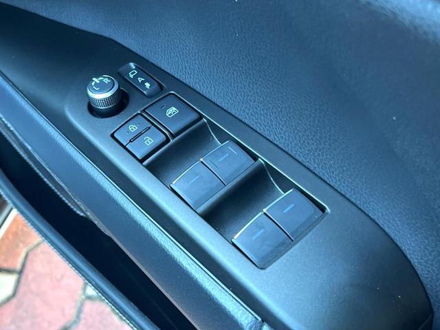 カムリ WS 後期 GRエアロ(F/S/R/リアスポ) BLITZマフラー BLITZ車高調 パノラミックビュー カラーHUD アクセサリーコンセント ロルフハルトゲ20インチAW 禁煙車 ディスプレイオーディオ(47枚目)