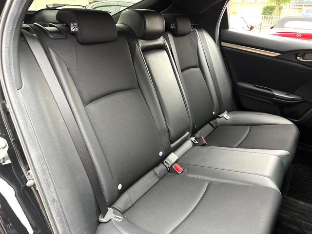 シビック ハッチバック 後期 6MT 禁煙車 ホンダセンシング 純正18インチアルミ LEDヘッド アダプティブクルーズコントロール シートヒーター 純正SDナビ バックカメラ スポーツペダル パワーシート ワンオーナー(9枚目)