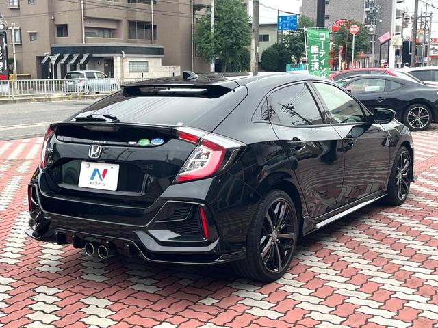 シビック ハッチバック 後期 6MT 禁煙車 ホンダセンシング 純正18インチアルミ LEDヘッド アダプティブクルーズコントロール シートヒーター 純正SDナビ バックカメラ スポーツペダル パワーシート ワンオーナー(17枚目)