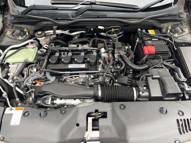 シビック ハッチバック 後期 6MT 禁煙車 ホンダセンシング 純正18インチアルミ LEDヘッド アダプティブクルーズコントロール シートヒーター 純正SDナビ バックカメラ スポーツペダル パワーシート ワンオーナー(18枚目)