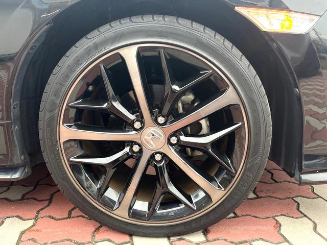 シビック ハッチバック 後期 6MT 禁煙車 ホンダセンシング 純正18インチアルミ LEDヘッド アダプティブクルーズコントロール シートヒーター 純正SDナビ バックカメラ スポーツペダル パワーシート ワンオーナー(29枚目)