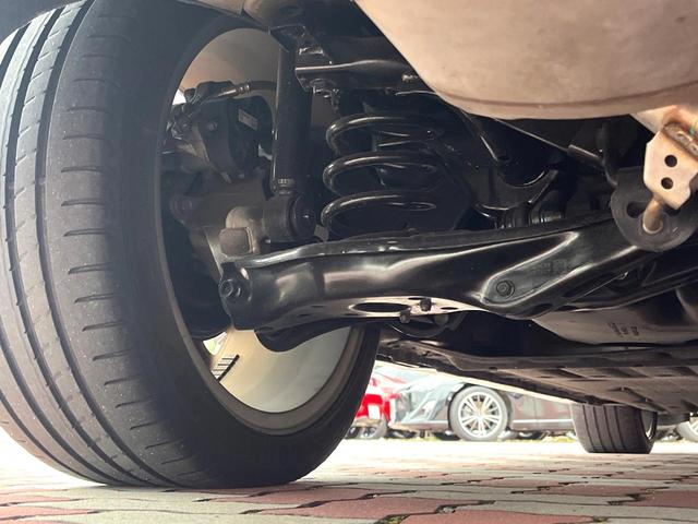 シビック ハッチバック 後期 6MT 禁煙車 ホンダセンシング 純正18インチアルミ LEDヘッド アダプティブクルーズコントロール シートヒーター 純正SDナビ バックカメラ スポーツペダル パワーシート ワンオーナー(35枚目)