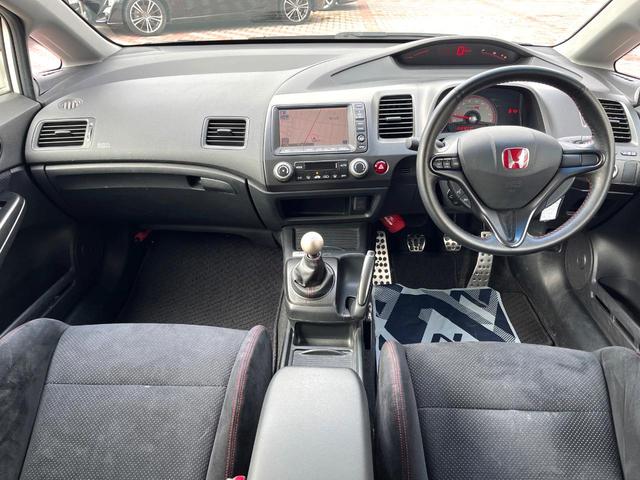 シビック タイプR K20A 2.0L直4 6MT メーカーナビ バックカメラ 禁煙車 ヘリカルLSD Rスペックシート 純正18インチAW HIDヘッド 大型リヤスポイラー ETC リモコンキー 革巻きステアリング(2枚目)