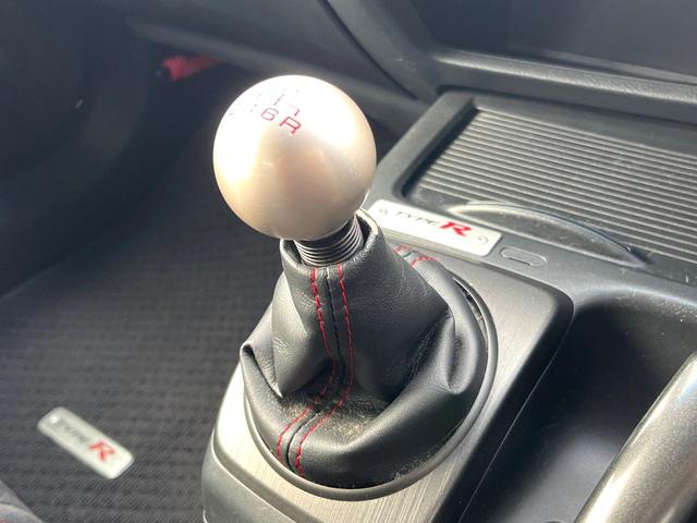 シビック タイプR K20A 2.0L直4 6MT メーカーナビ バックカメラ 禁煙車 ヘリカルLSD Rスペックシート 純正18インチAW HIDヘッド 大型リヤスポイラー ETC リモコンキー 革巻きステアリング(3枚目)