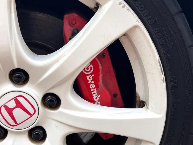 シビック タイプR K20A 2.0L直4 6MT メーカーナビ バックカメラ 禁煙車 ヘリカルLSD Rスペックシート 純正18インチAW HIDヘッド 大型リヤスポイラー ETC リモコンキー 革巻きステアリング(6枚目)