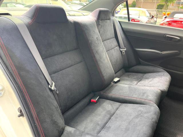 シビック タイプR K20A 2.0L直4 6MT メーカーナビ バックカメラ 禁煙車 ヘリカルLSD Rスペックシート 純正18インチAW HIDヘッド 大型リヤスポイラー ETC リモコンキー 革巻きステアリング(9枚目)