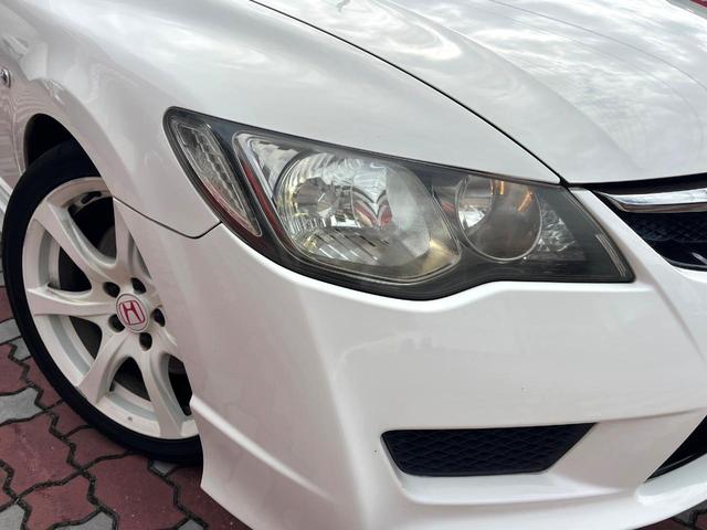 シビック タイプR K20A 2.0L直4 6MT メーカーナビ バックカメラ 禁煙車 ヘリカルLSD Rスペックシート 純正18インチAW HIDヘッド 大型リヤスポイラー ETC リモコンキー 革巻きステアリング(12枚目)