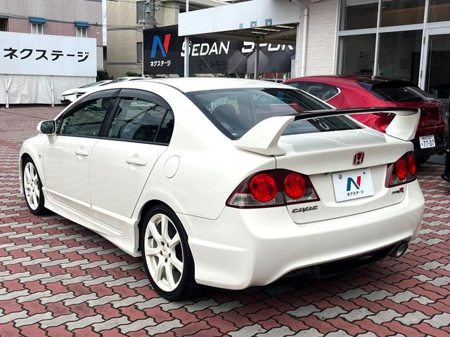 シビック タイプR K20A 2.0L直4 6MT メーカーナビ バックカメラ 禁煙車 ヘリカルLSD Rスペックシート 純正18インチAW HIDヘッド 大型リヤスポイラー ETC リモコンキー 革巻きステアリング(22枚目)