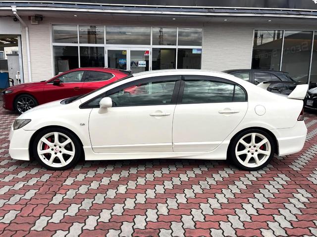 シビック タイプR K20A 2.0L直4 6MT メーカーナビ バックカメラ 禁煙車 ヘリカルLSD Rスペックシート 純正18インチAW HIDヘッド 大型リヤスポイラー ETC リモコンキー 革巻きステアリング(23枚目)