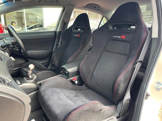 シビック タイプR K20A 2.0L直4 6MT メーカーナビ バックカメラ 禁煙車 ヘリカルLSD Rスペックシート 純正18インチAW HIDヘッド 大型リヤスポイラー ETC リモコンキー 革巻きステアリング(37枚目)