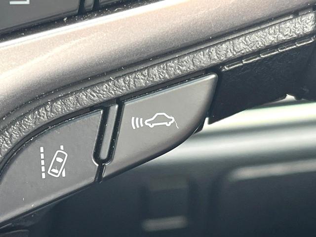 クラウンハイブリッド アスリートG 後期 パノラミックビュー プレミアムサウンド OP18インチAW インテリジェントクリソナ 禁煙車 BSM 黒革 シートベンチレーション シートメモリ メーカーナビ LEDヘッド セーフティセンスP(3枚目)