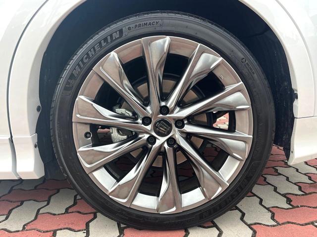 クラウンクロスオーバー Gアドバンスド・レザーパッケージ モデリスタエアロ(F/S/R) モデリスタクールシャインキット 禁煙車 1オーナー 4眼LEDヘッド 純正21インチAW 黒革 シートベンチレーション ディスプレイオーディオ パノラミックビュー(29枚目)