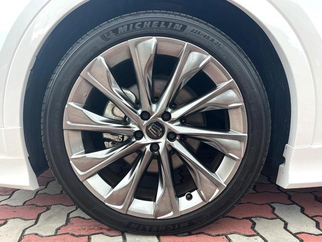 クラウンクロスオーバー Gアドバンスド・レザーパッケージ モデリスタエアロ(F/S/R) モデリスタクールシャインキット 禁煙車 1オーナー 4眼LEDヘッド 純正21インチAW 黒革 シートベンチレーション ディスプレイオーディオ パノラミックビュー(30枚目)