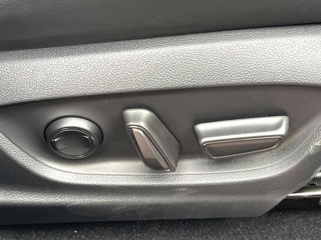 クラウンクロスオーバー Gアドバンスド・レザーパッケージ モデリスタエアロ(F/S/R) モデリスタクールシャインキット 禁煙車 1オーナー 4眼LEDヘッド 純正21インチAW 黒革 シートベンチレーション ディスプレイオーディオ パノラミックビュー(45枚目)