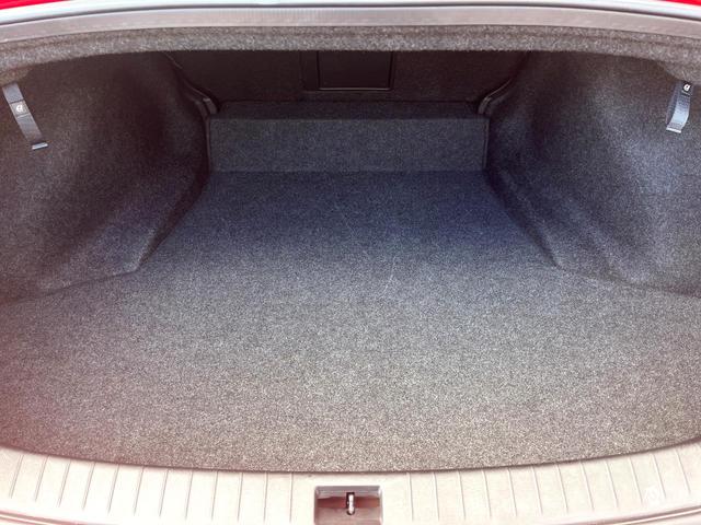 スカイライン 400R 405馬力 3.0L V6 ツインターボ 純正OPカーボンリヤスポイラー BOSEパフォーマンスシリーズサウンド アンビエントライト OPボディ色 禁煙車 黒革 シートヒーター 純正19インチAW(10枚目)