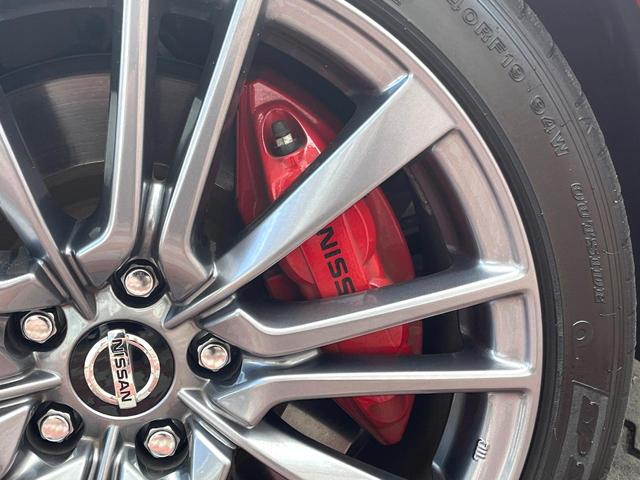 スカイライン 400R 405馬力 3.0L V6 ツインターボ 純正OPカーボンリヤスポイラー BOSEパフォーマンスシリーズサウンド アンビエントライト OPボディ色 禁煙車 黒革 シートヒーター 純正19インチAW(26枚目)