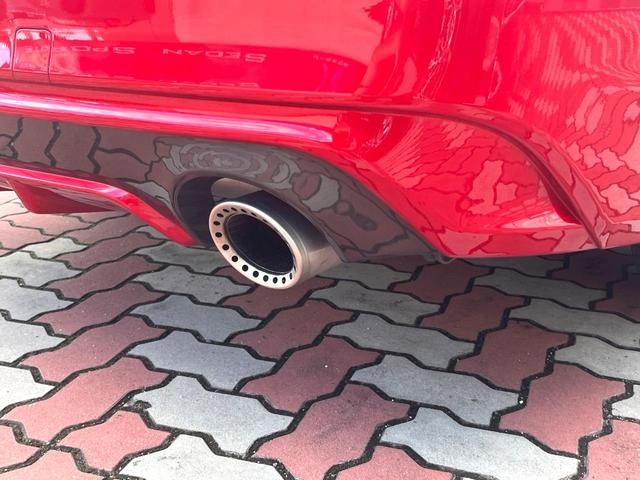 スカイライン 400R 405馬力 3.0L V6 ツインターボ 純正OPカーボンリヤスポイラー BOSEパフォーマンスシリーズサウンド アンビエントライト OPボディ色 禁煙車 黒革 シートヒーター 純正19インチAW(33枚目)